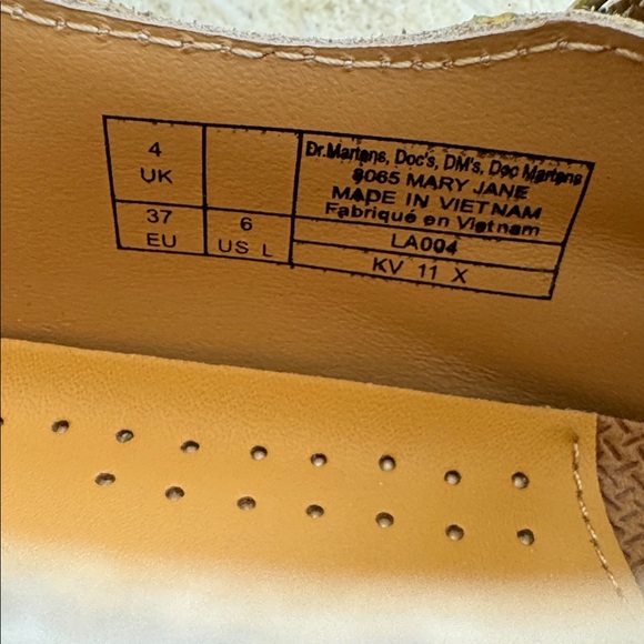 New Dr. Martens 8065 Virginia Leather MARY JANE Shoes. - Picture 15 of 16